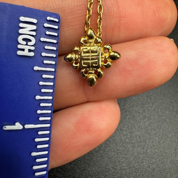 LOT 1408 18K gold plated Givenchy necklace micro size - Picture 8 of 8